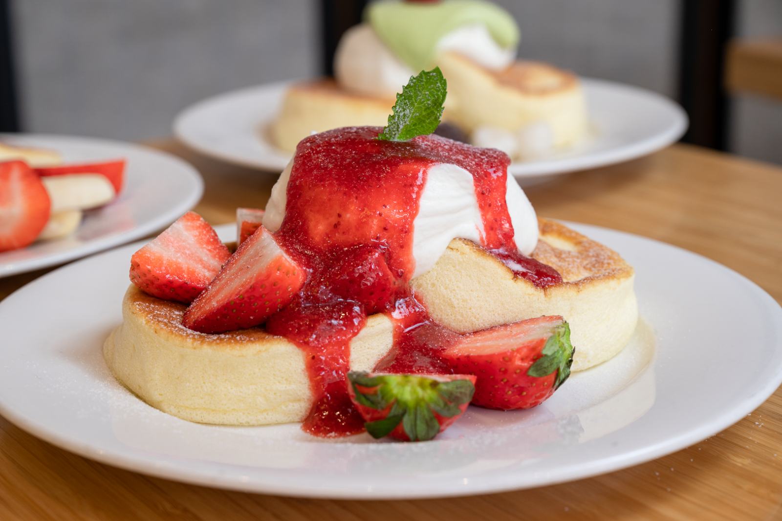 Fluffy Fluffy - Matcha pancake Strawberry